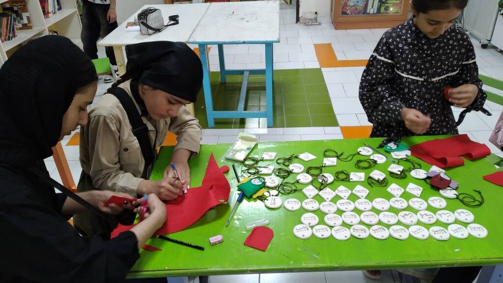 از روایتگری عاشورایی تا نذر فرهنگی برای زائران اربعین؛ ویژهبرنامه «مشق عشق» در مرکز شماره ۵ کانون اردبیل اجرا شد