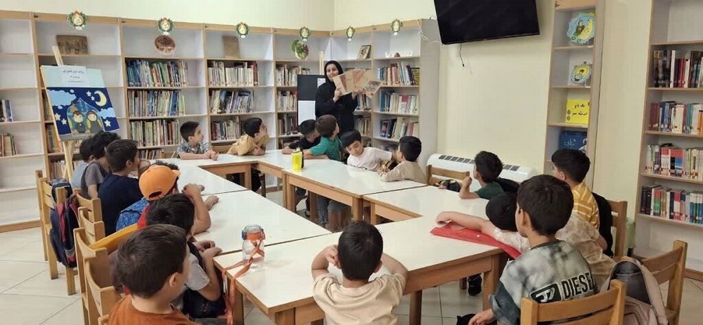 برگزاری ویژهبرنامهی ایرانشناسی در کانون پرورش فکری شاهینشهر برگزاری ویژهبرنامهی ایرانشناسی در کانون پرورش فکری شاهینشهر