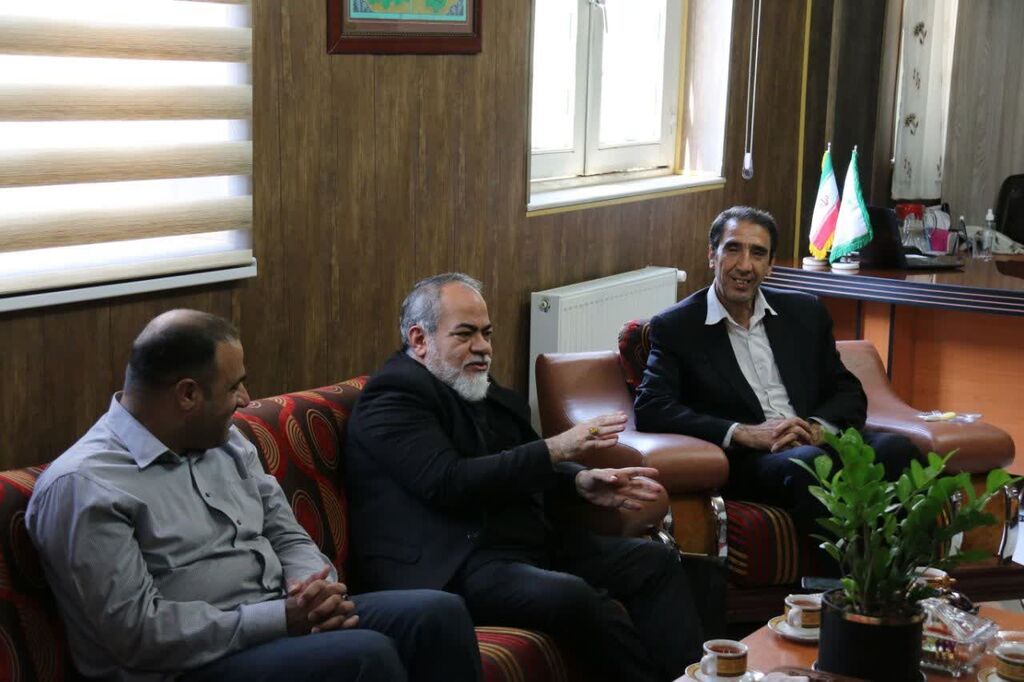 از فعالان حوزه کتاب و موسیقی کودک و نوجوان در کانون کرمانشاه تجلیل شد