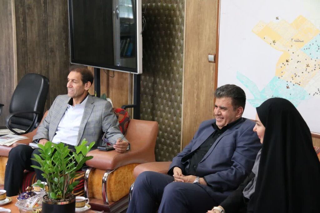 از فعالان حوزه کتاب و موسیقی کودک و نوجوان در کانون کرمانشاه تجلیل شد