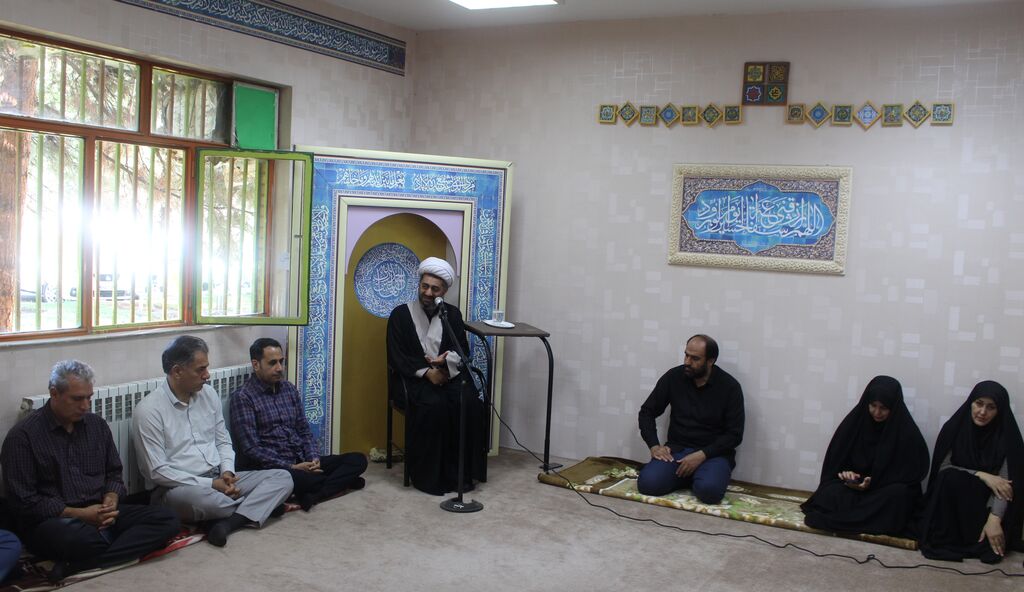 مراسم معنوی زیارت عاشورا و بزرگداشت مقام والای رهبر شهید انقلاب در کانون پرورش فکری آذربایجان شرقی