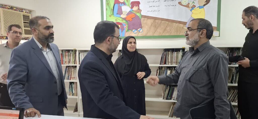 مدیرعامل کانون در بازدید از مراکز اهواز بر اجرای فعالیت‌های خلاقانه تأکید کرد