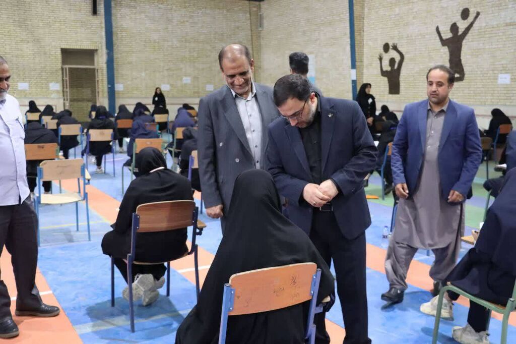 بازدید مدیرعامل کانون به عنوان نماینده وزیر آموزش و پرورش از حوزههای آزمون نهایی زاهدان