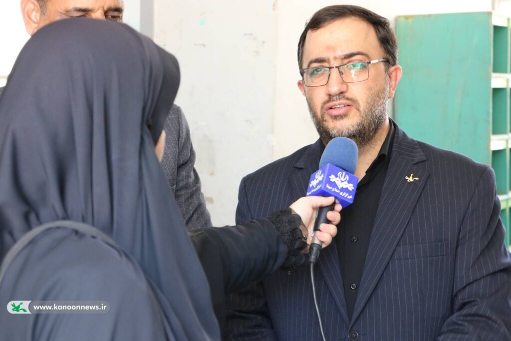 مدیرعامل کانون پرورش فکری کودکان و نوجوانان مدیرعامل کانون پرورش فکری: ۹۰ درصد کتابهای درسی آماده توزیع است/ ۶۰۰ مدرسه سیستان و بلوچستان برای مهر بهسازی میشود