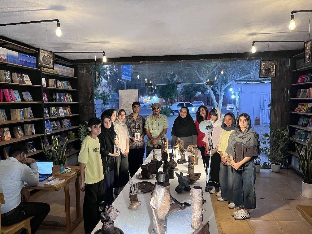 نشست تخصصی انجمن هنرهای تجسمی واکاوی کالبد فلز؛ روایت استاد موسی عامریپور از فلسفه فرم و پسماند در نشست هنری نوجوانان