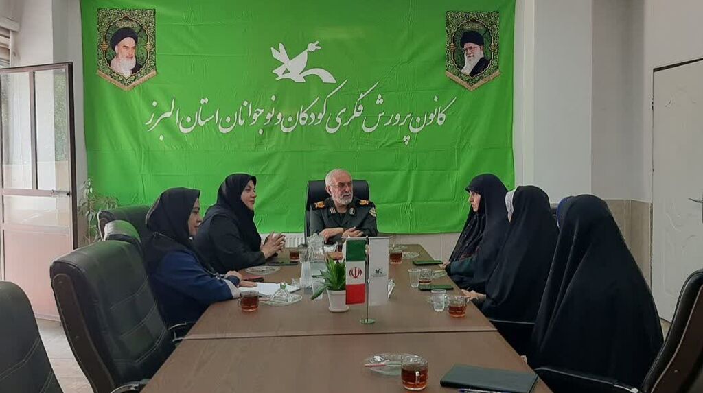 رونمایی از عروسک مجموعه تلویزیونی «قاصدک» در کانون البرز رونمایی از عروسک مجموعه تلویزیونی «قاصدک» در کانون البرز