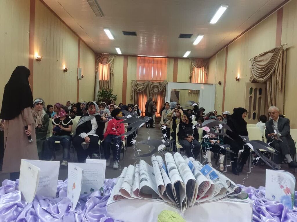 خراسان جنوبی رونمایی از کتاب «از ایران تا ثریا» با حضور نویسنده و آیین امضا در کانون پرورش فکری فردوس