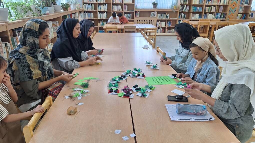 همراهی و همدلیِ اعضای کانون بسطام با کودکان جنوب ایران