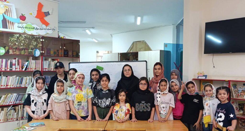 مرکز 3 تبریز اجرای بسته فرهنگی-هنری «میمانیم، میخوانیم، میسازیم»