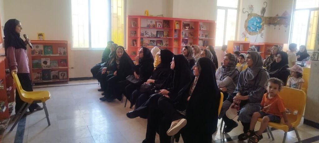 کارگاه مدیریت فضای مجازی ویژه والدین در مرکز شماره ۱۲ کرمانشاه