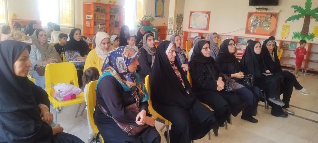 کارگاه مدیریت فضای مجازی ویژه والدین در مرکز شماره ۱۲ کرمانشاه