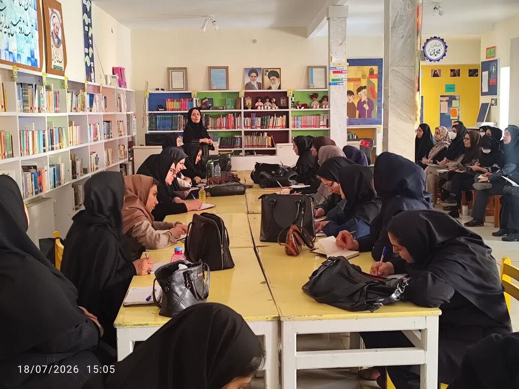 سومین دوره تربیت مربی کانون همدان در ملایر برگزار شد