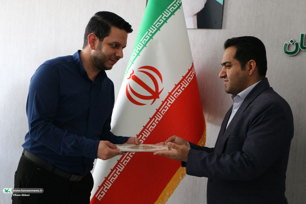 تقدیر مدیرکل کانون پرورش فکری سمنان از خادمان حسینیه «میناب ۱۶۸»