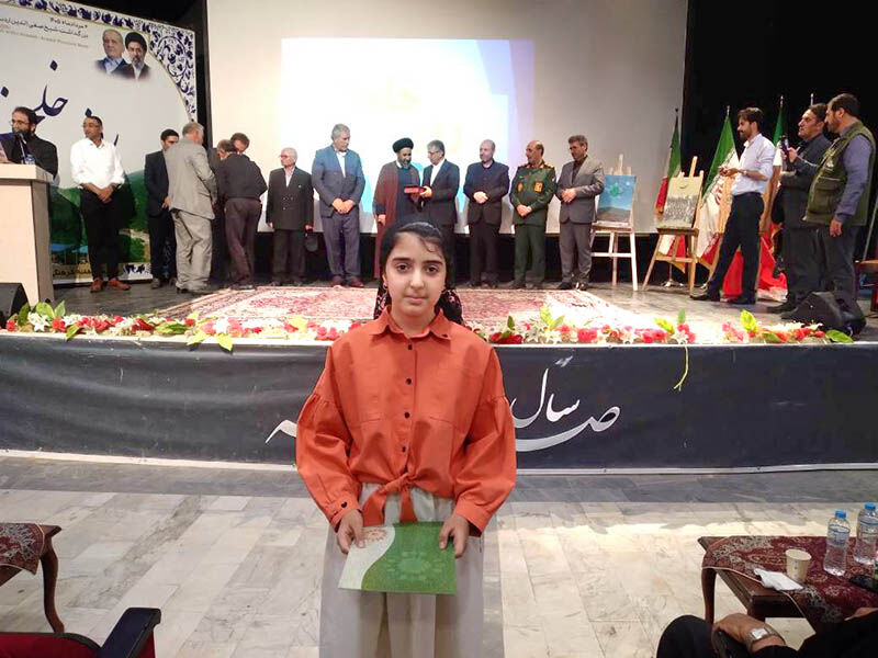 تجلیل از نوجوانان برگزیده کانون پرورش فکری در مراسم روز خلخال تجلیل از نوجوانان برگزیده کانون پرورش فکری در مراسم روز خلخال