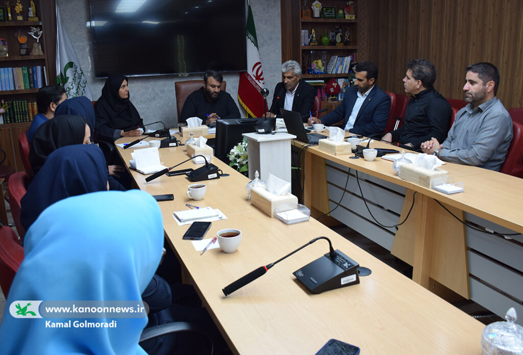 نشست مشترک کانون پرورش فکری و مرکز وکلا در لرستان