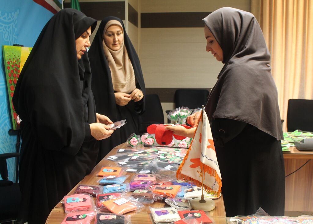 بیش از ۱۷۰۰ دستسازه حسینی کانون استان در پویش «هدیه خوبان» آماده ارسال به موکبهای اربعین شد