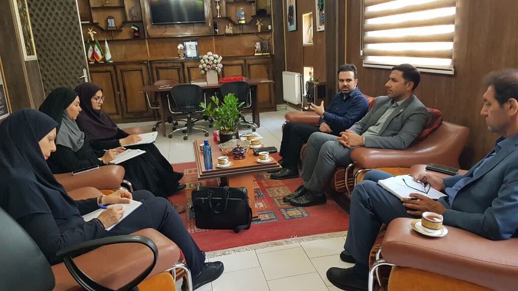 نشست مدیرکل کانون کرمانشاه با مسئولان جهاد دانشگاهی استان