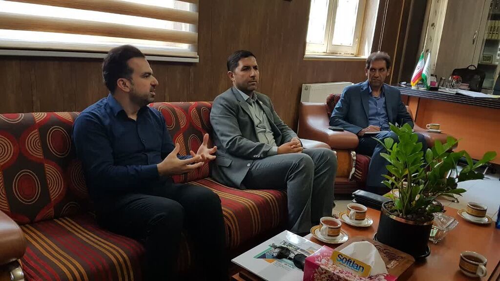 نشست مدیرکل کانون کرمانشاه با مسئولان جهاد دانشگاهی استان
