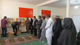 تداوم پرواز «هزار درنای کاغذی» کانون در سیستان و بلوچستان؛ تجهیز مدارس طرح نماد به قفسه‌های کتاب و سرگرمی