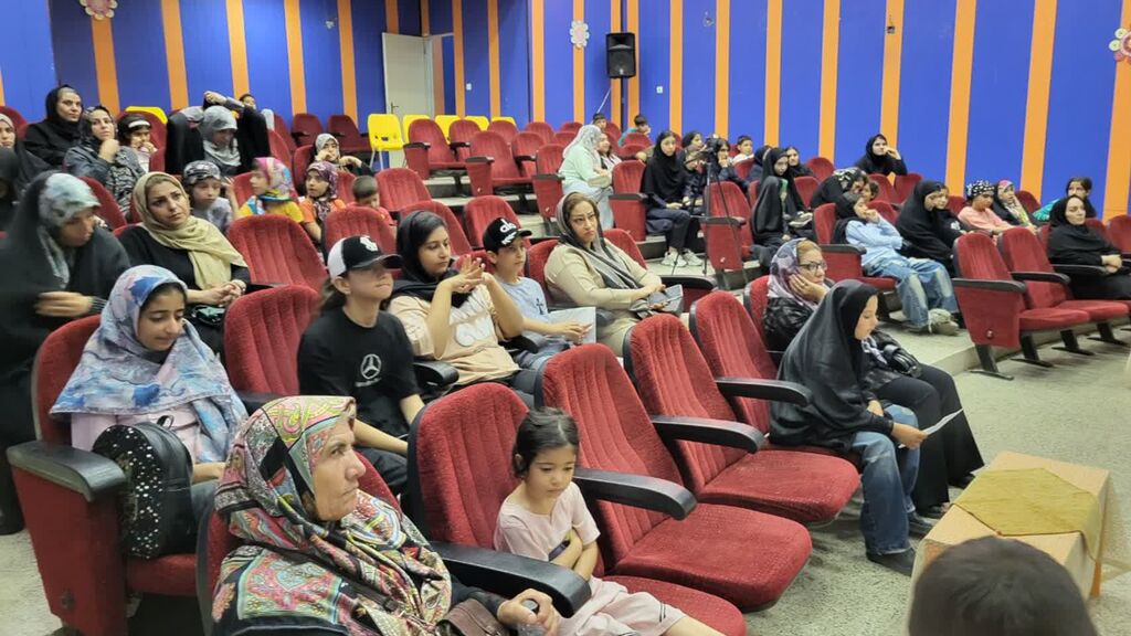 ویژه‌برنامه «چهل‌ روز، چهل یادواره» در مرکز شماره ۱۱ کانون کرمانشاه برگزار شد