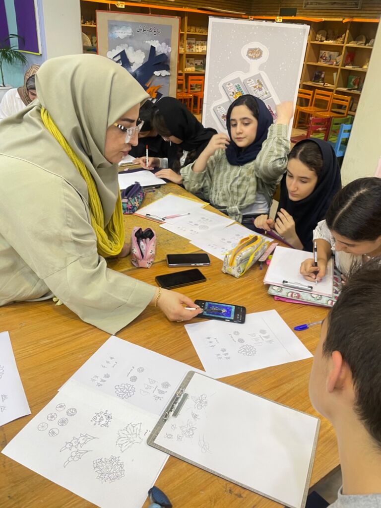 برگزاری سیودومین انجمن هنرهای تجسمی با موضوع «تذهیب در هنر اسلامی» در مرکز ۴۳