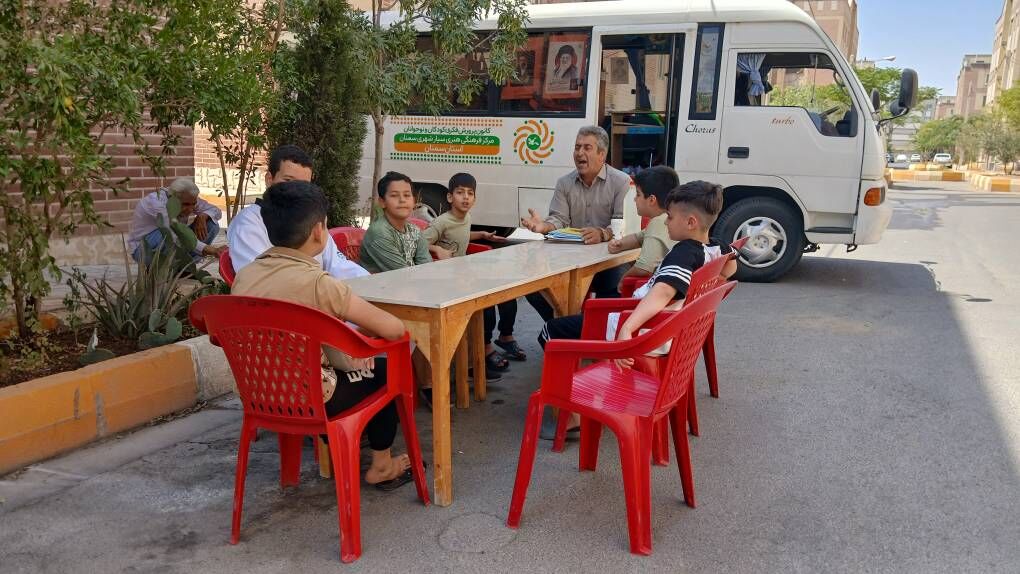 مرکز سیار شهری سمنان مهمان کودکان مجتمع صنعتی‌ساز شد