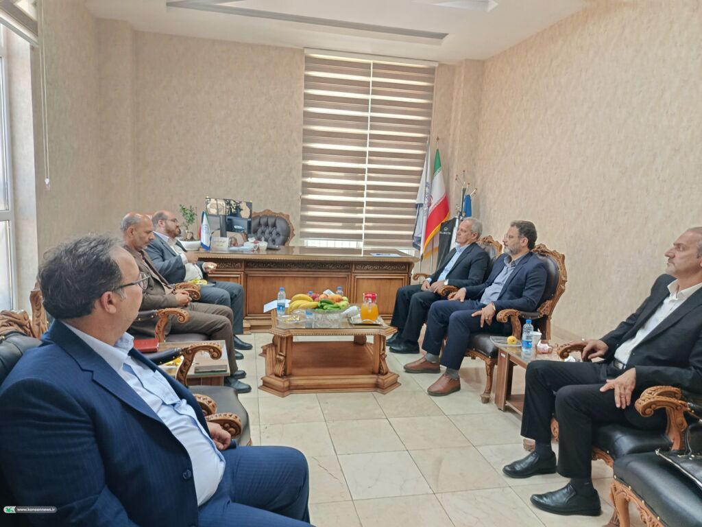 رایزنی مدیرکل کانون استان مرکزی با هیئتمدیره کانون وکلای دادگستری