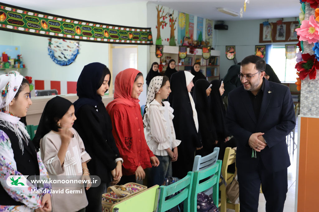 بازدید مدیرعامل کانون از مرکز فرهنگی هنری خلخال استان اردبیل سفر دو روزه مدیرعامل و اعضای شورای معاونان کانون به استان اصفهان