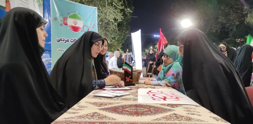 استاندار آذربایجان‌غربی از میز ارتباطات مردمی کانون پرورش فکری کودکان و نوجوانان بازدید کرد