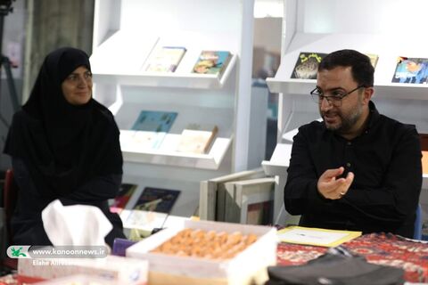 مدیرعامل در  چهارمین نشست انجمن شعر برگ