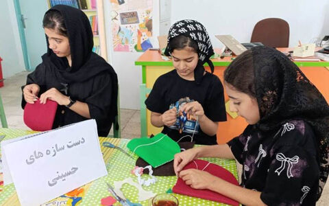 دست‌سازه‌های حسینی اعضای کانون استان اردبیل برای اهدا به کودکان زائر اربعین