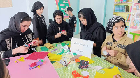 دست‌سازه‌های حسینی اعضای کانون استان اردبیل برای اهدا به کودکان زائر اربعین
