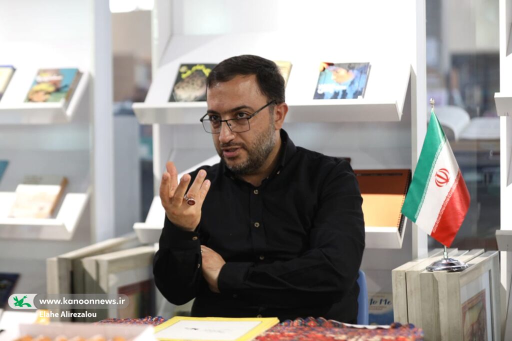 مدیرعامل در چهارمین نشست انجمن شعر برگ ادبیات کودک باید امید و احساس امنیت را به مخاطب منتقل کند