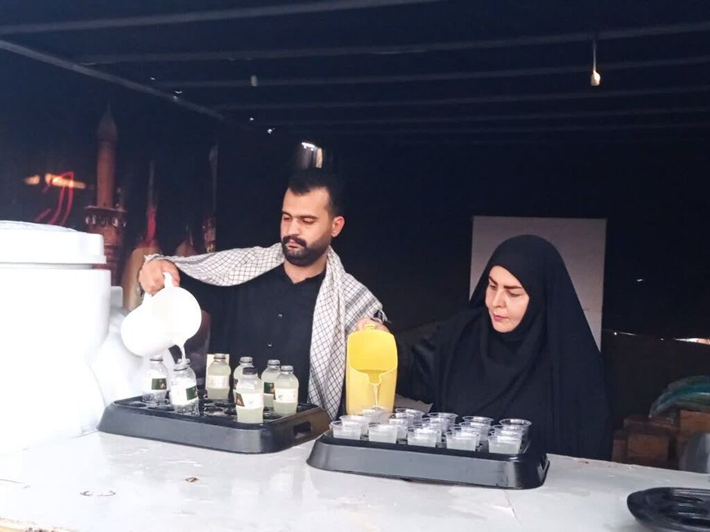 میزبانی فرهنگی کانون پرورش فکری ایلام از زائران کربلا در مرز مهران