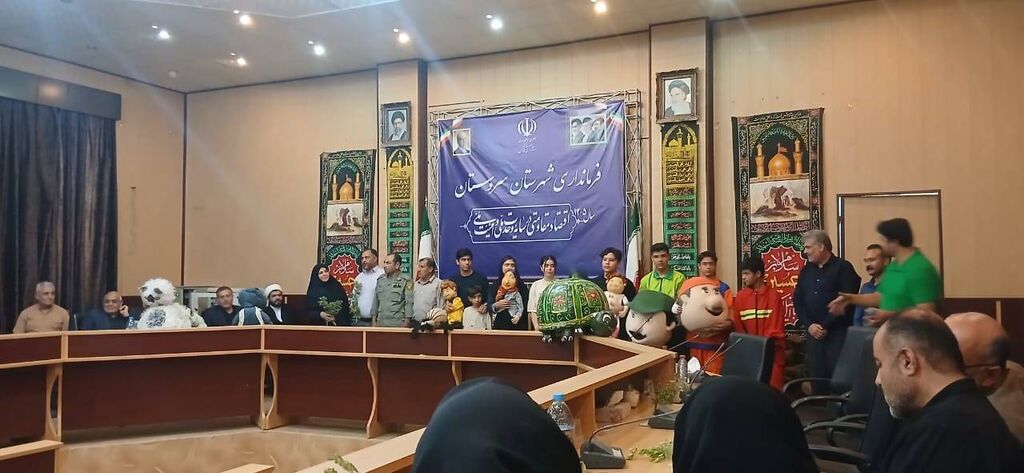 نمایش عروسکی، حامی درختان و پرندگان سروستان شد نمایش عروسکی، حامی درختان و پرندگان سروستان شد
