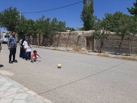 در روزهای گرم، با شادی و بازی مرکز سیار سرخه، مهمان روستای افتر شد