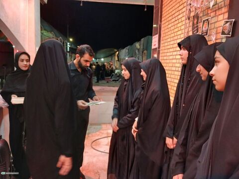 از قصه تا «هدیه خوبان»؛ همراهی کانون با کودکان زائر اربعین