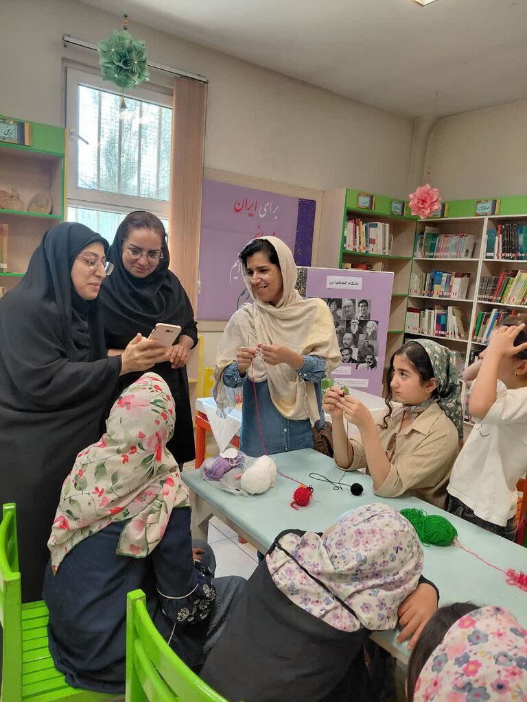 برگزاری ویژهبرنامه «همنشینی با قصه و هنر» با محوریت خانواده در مرکز ۳۱