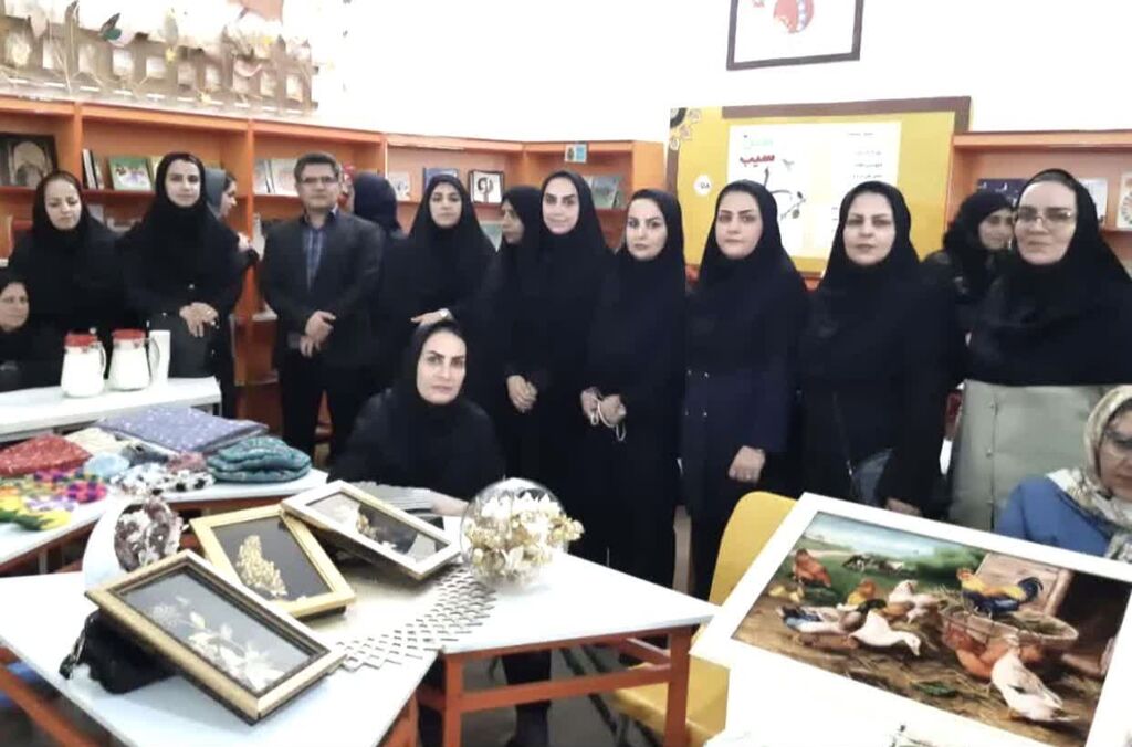 کرمانشاه. مرکز شماره ۱ صحنه. نمایشگاه نمایشگاه توانمندیهای زنان سرپرست خانوار در مرکز شماره ۱ کانون صحنه برگزار شد