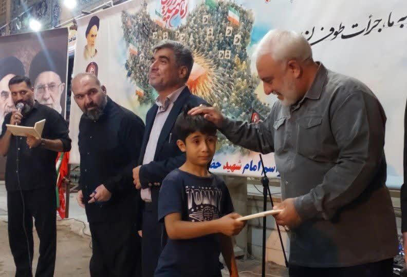 تجلیل از برگزیدگان مسابقه «دلنوشتهای به رهبر شهید» در گیلانغرب