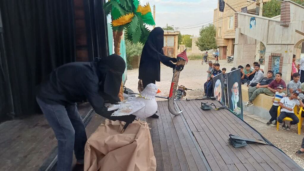 روایت سفر تماشاخانه از چشمان پرشوق کودکان تویسرکان تا اشک‌های مردم نهاوند