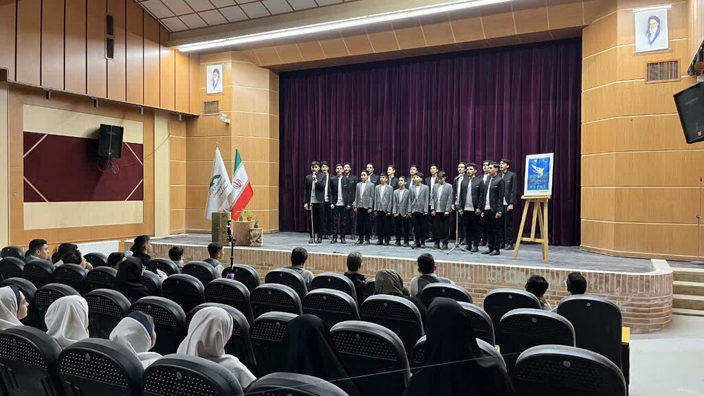 راهیابی گروه سرود پسران همدان به مرحله کشوری جشنواره ملی سرود آفرینش