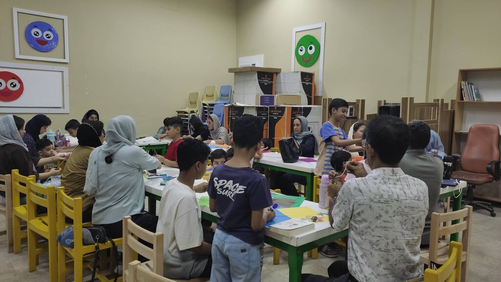 پرواز خلاقیت بر فراز بندرعباس؛ هم‌نوایی «کتاب و بادبادک» در مرکز زیبا شهر بندرعباس