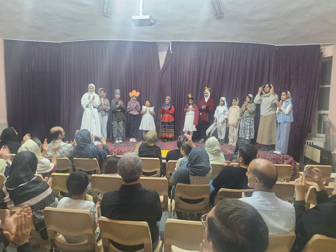 آیین پایانی ترم نخست کارگاههای تئاتر خلاق و تئاتر صحنه در مرکز شماره ۳ کانون پرورش فکری اصفهان