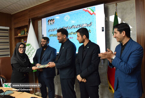 نشست رئیس کانون علوم و فناوری با نوجوانان برگزیده لرستان