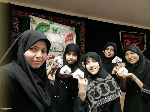 خدمت‌رسانی فرهنگی کانون به کودکان زائر با قصه‌گویی و واقعیت مجازی