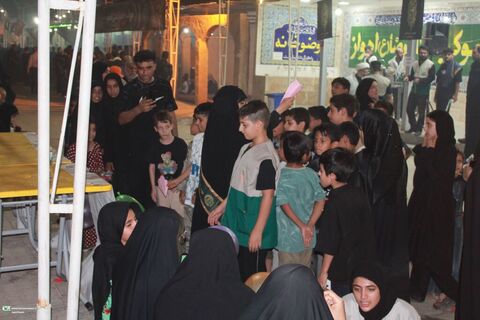 خدمت‌رسانی فرهنگی کانون به کودکان زائر با قصه‌گویی و واقعیت مجازی