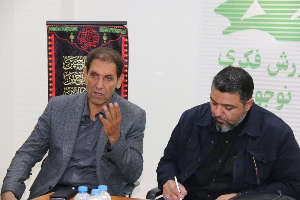 نشست معاون توسعه و مدیریت منابع کانون کشور با مسئولان استان کرمانشاه