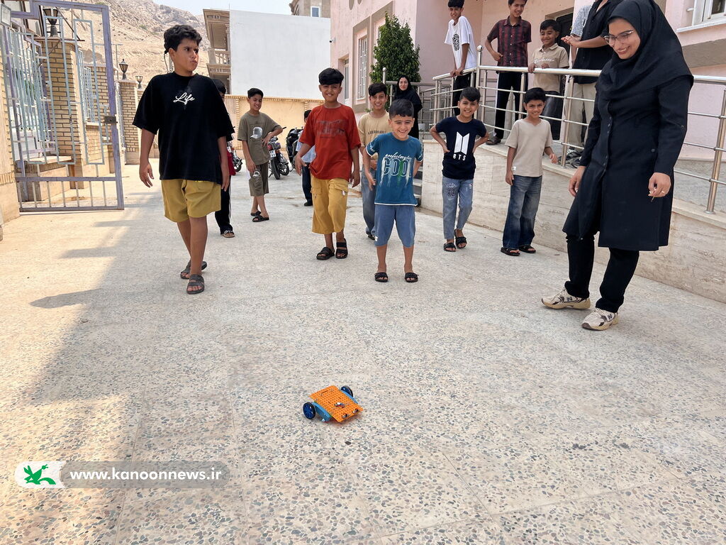 جرقههای فناوری در دل دانشمندان کوچک؛ کارگاههای علمی در مراکز کانون استان بوشهر
