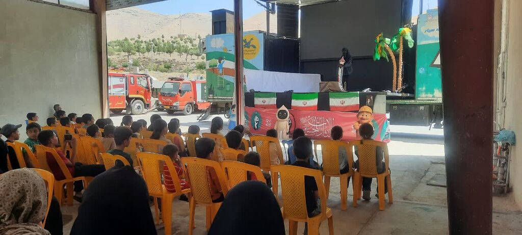 روز دوم سفر تماشاخانه سیار کانون از روستای آجین تا بهار و مریانج